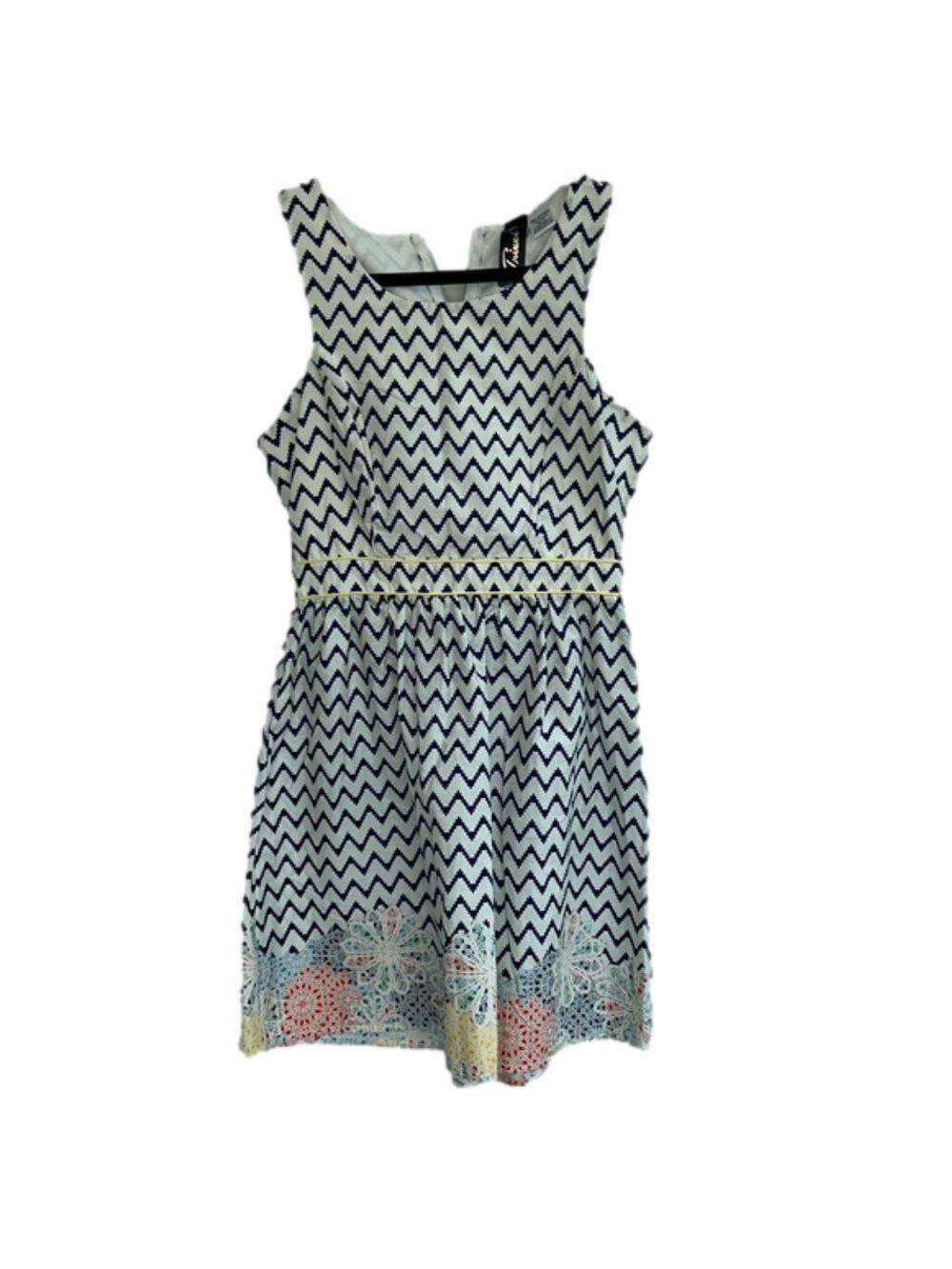 NWT: Sleeveless Print Dress: size Medium